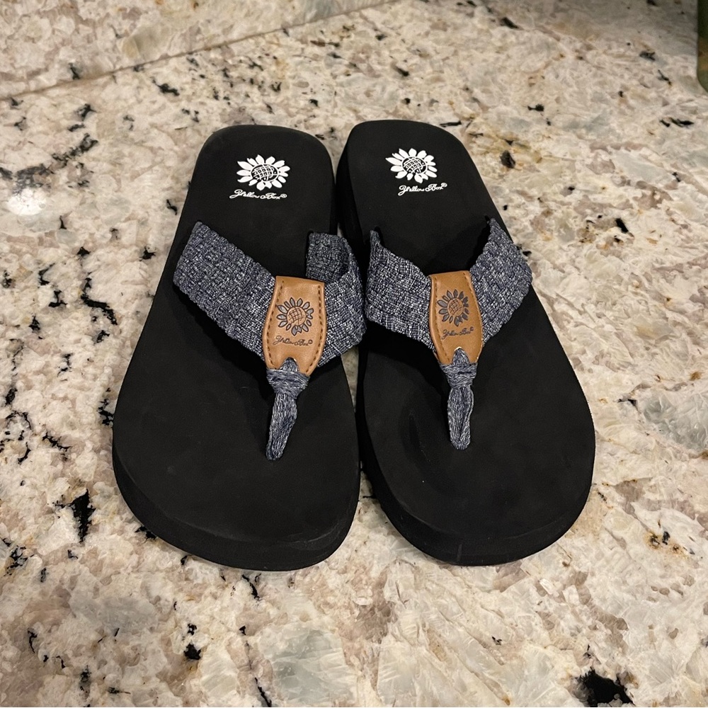 Women’s Yellow Box Sandals